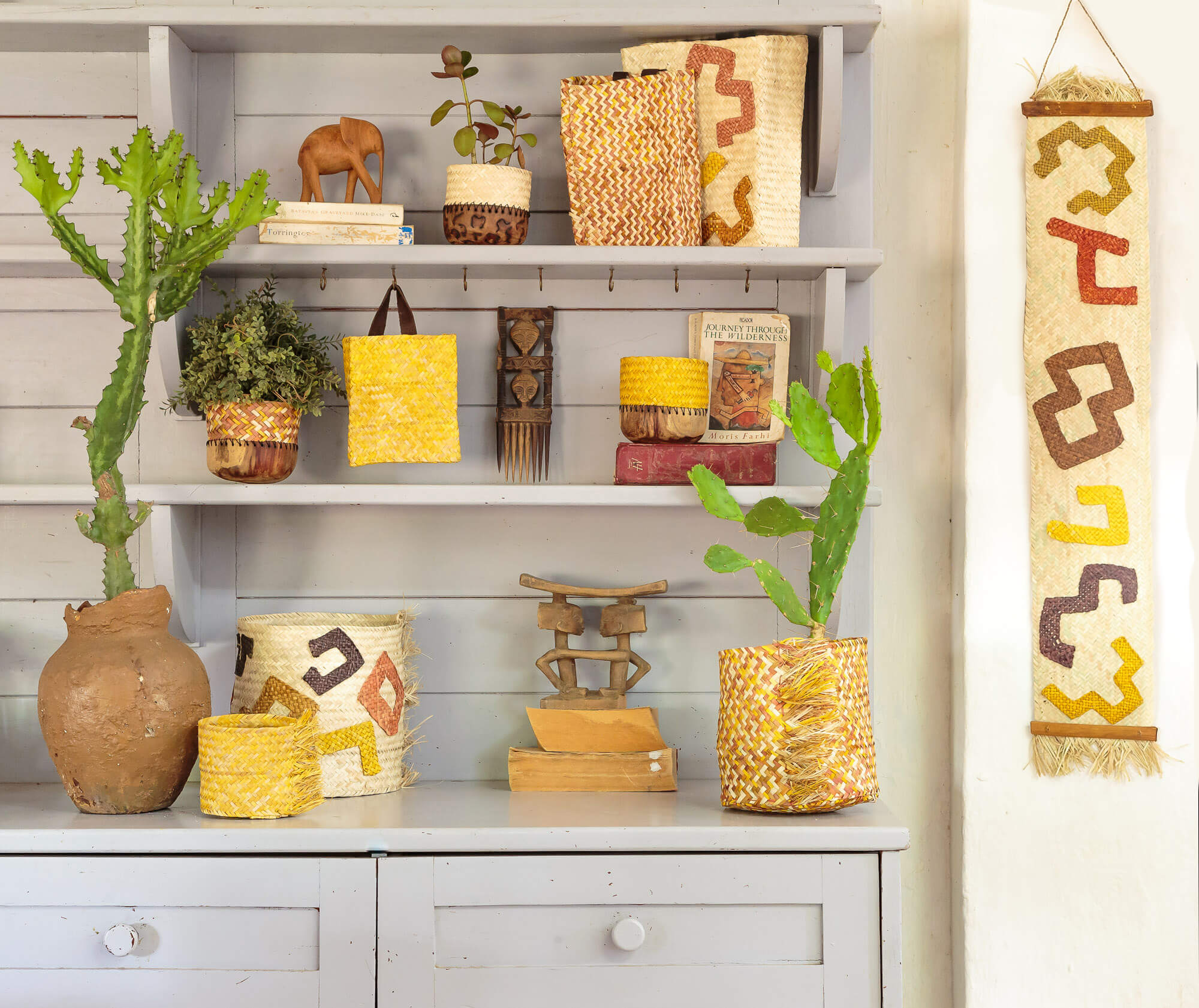 Curios & Pots - TRIBAL TEXTILES