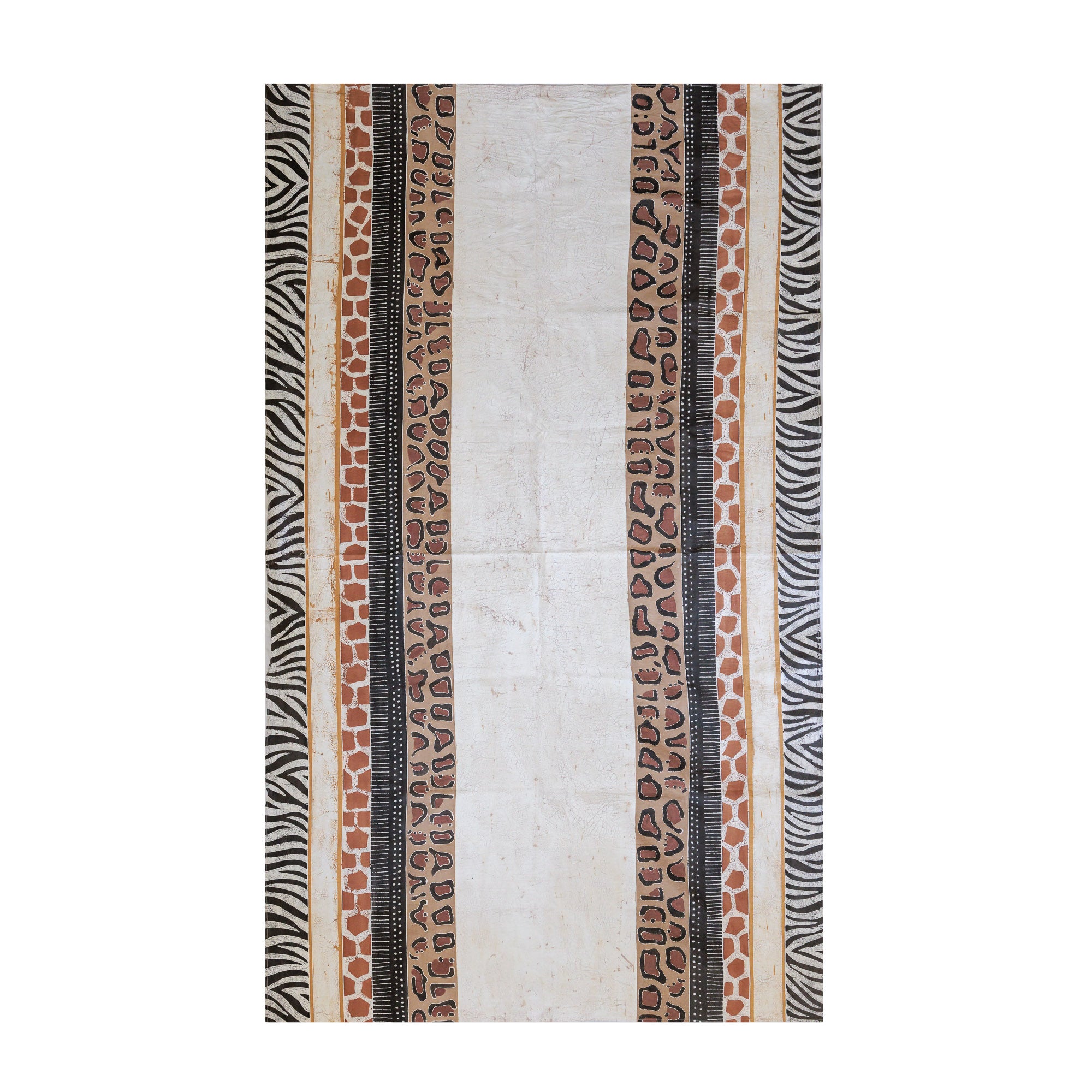 Made with sustainable practises and traditional African techniques our table cloths are a reminder of your safari bliss.