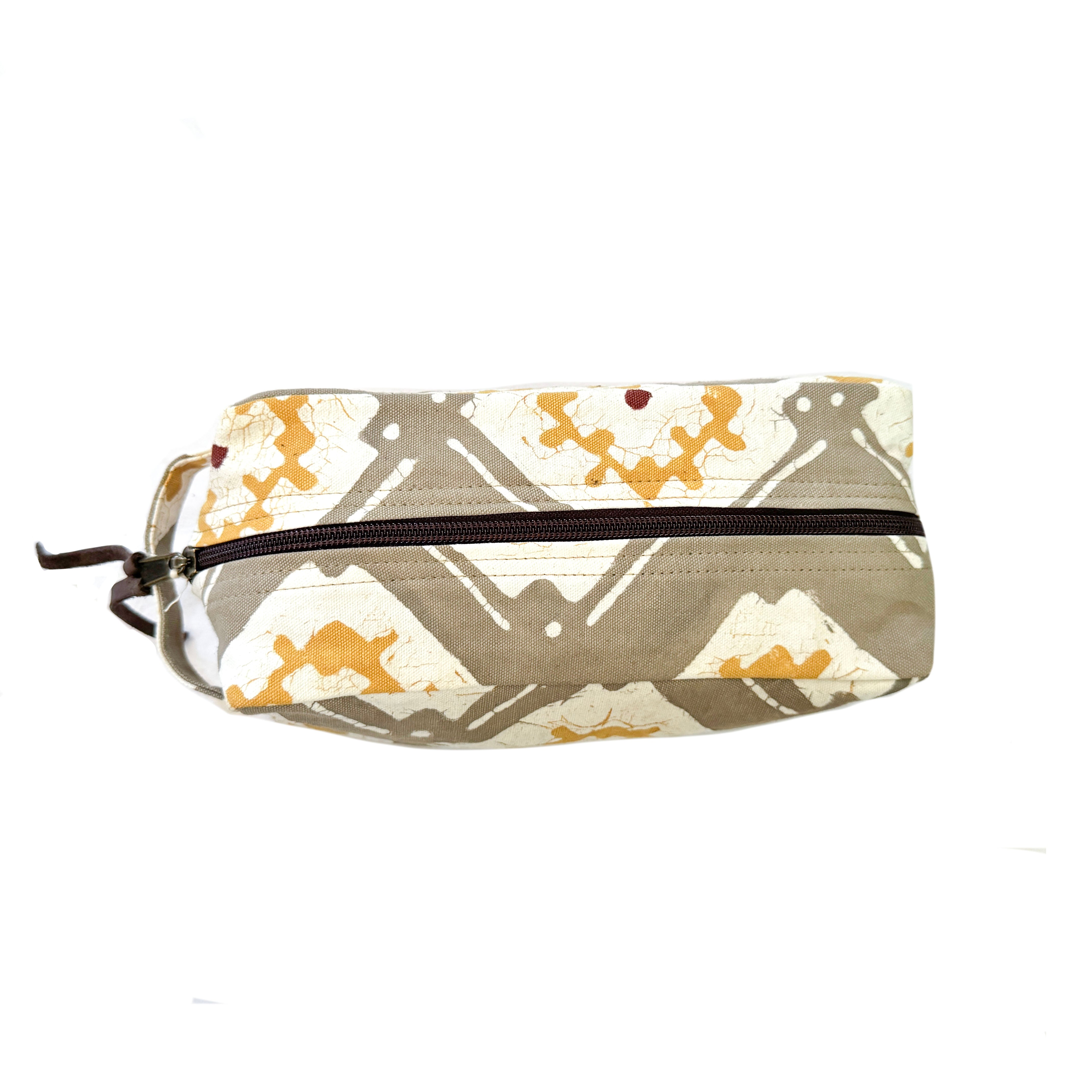 Atlas Diamond Travel Pouch