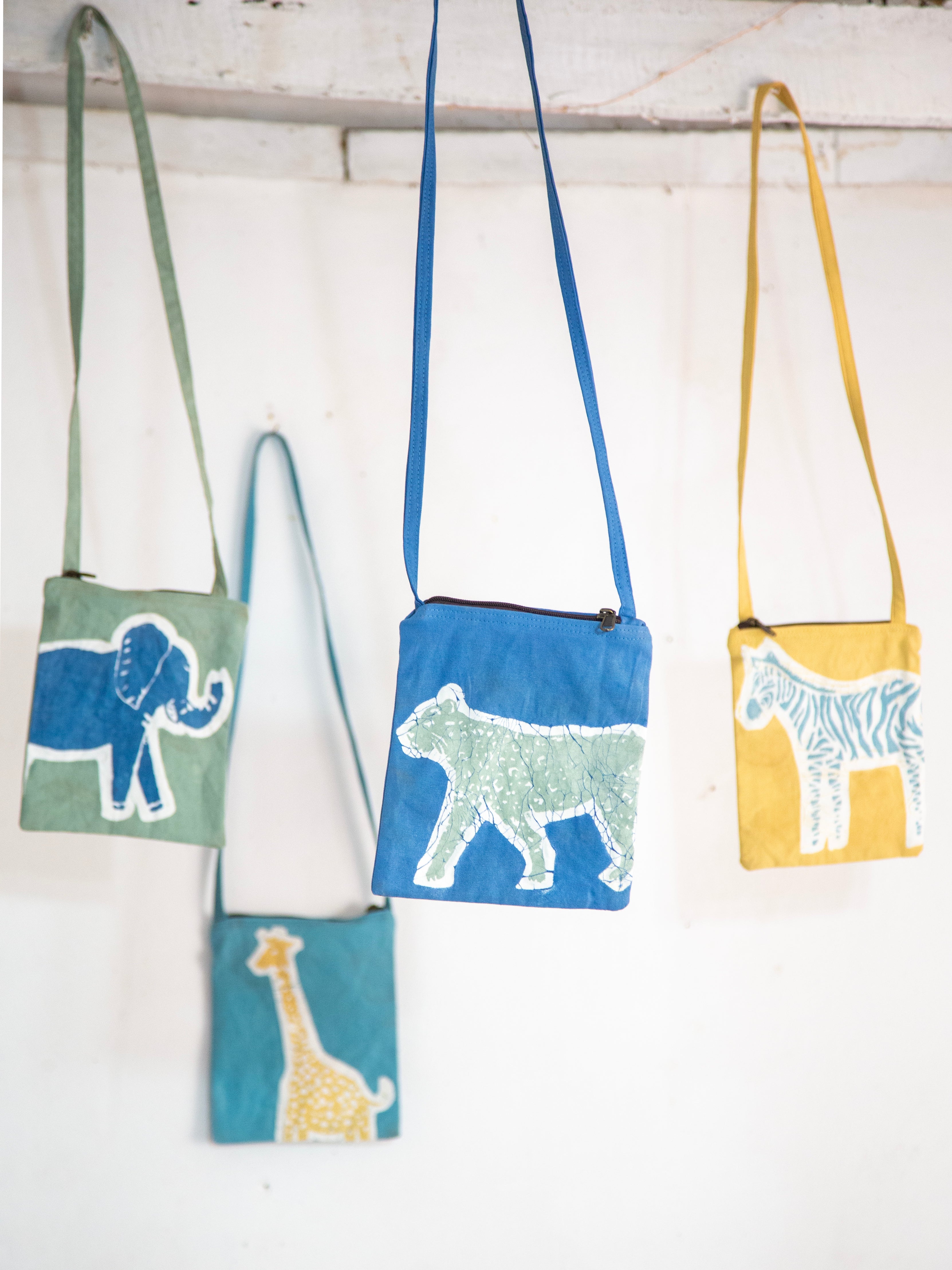 Beautiful giraffe passport bag.