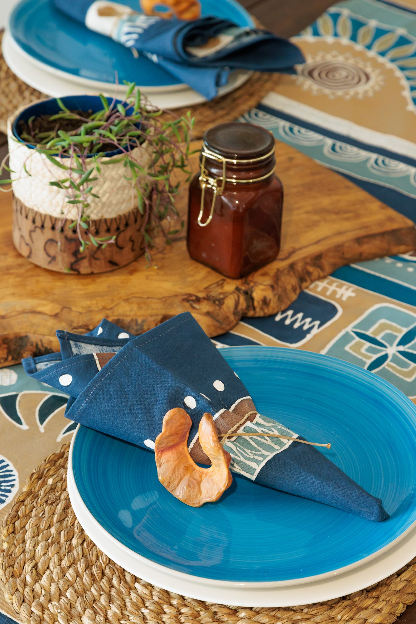 Handcrafted deep blue napkins set of 6, ideal for eco-friendly interior decor.