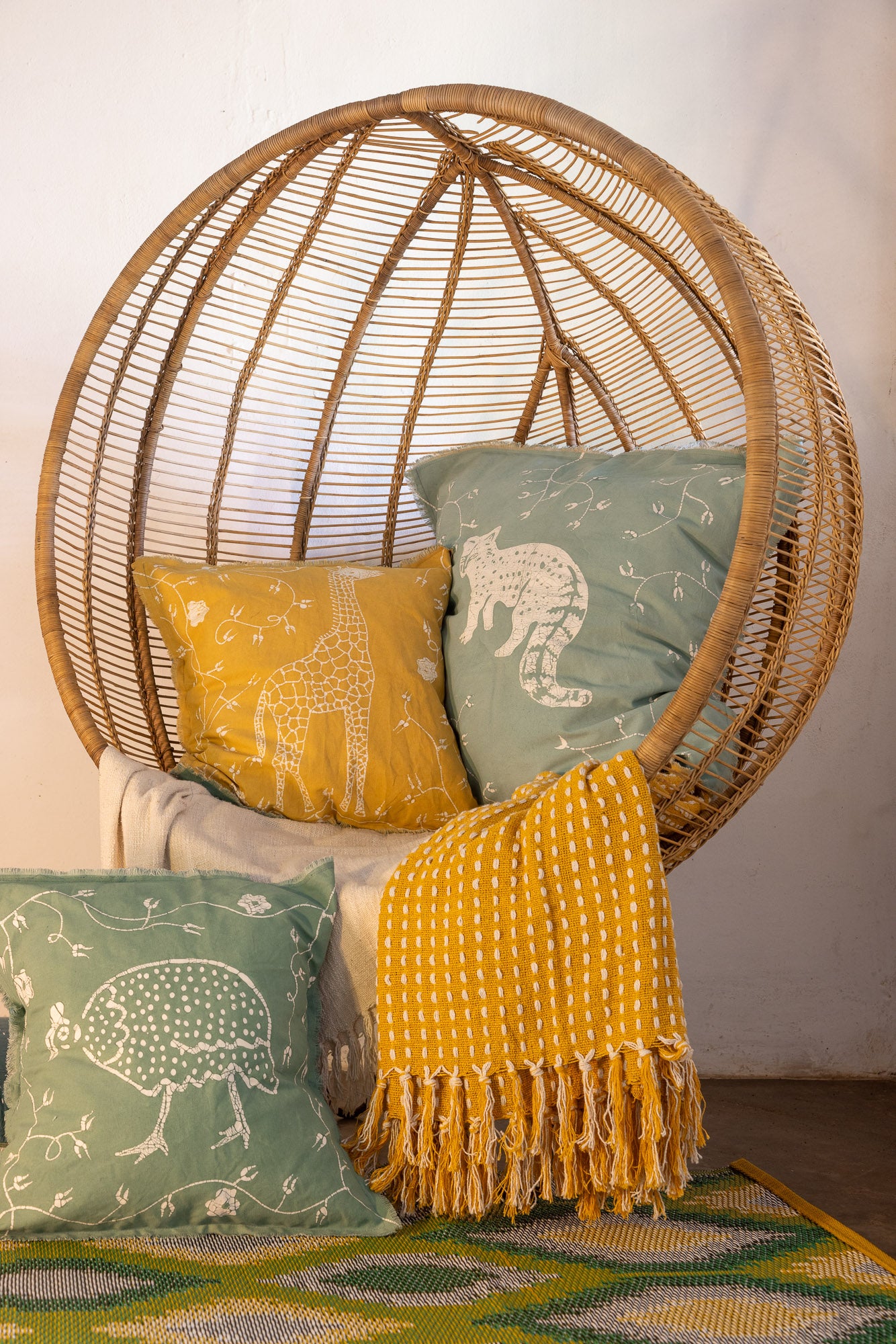 Zobisika Giraffe Cushion Cover In Mustard