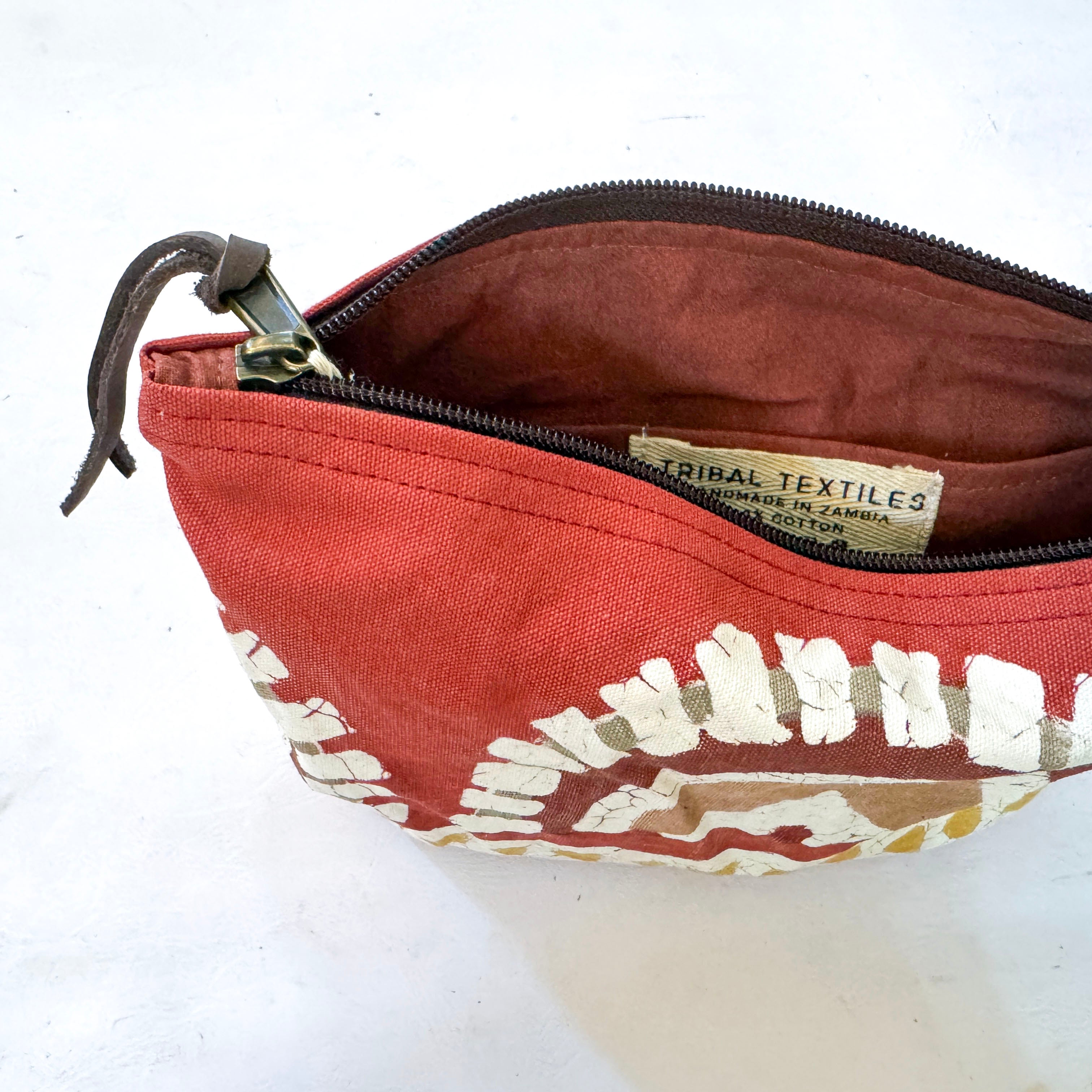 Atlas Arch Wash Bag