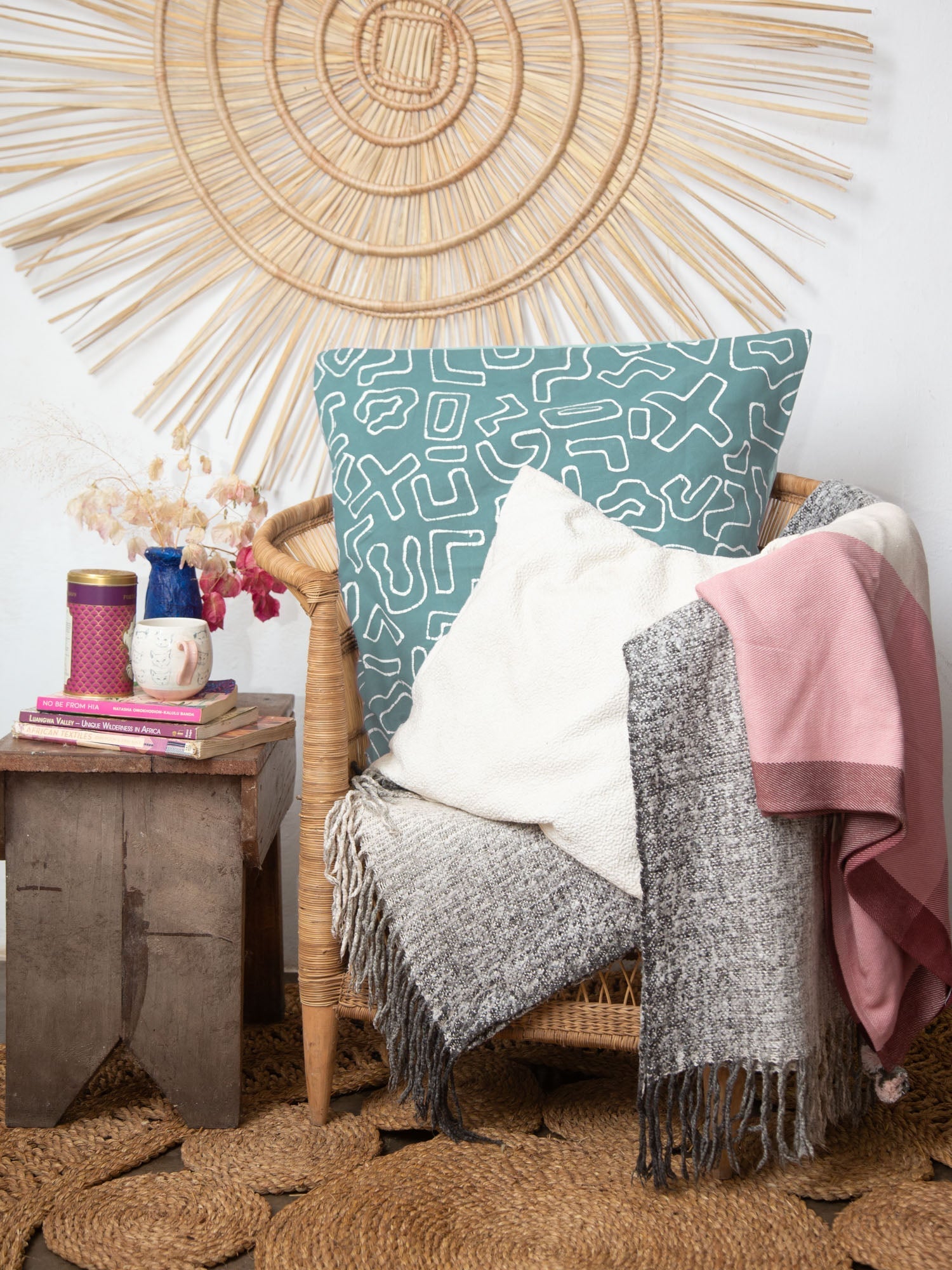 The ideal light blue cushion cover that doesn't compromise style or sustainability, with the perfect soft and eco fabric.
