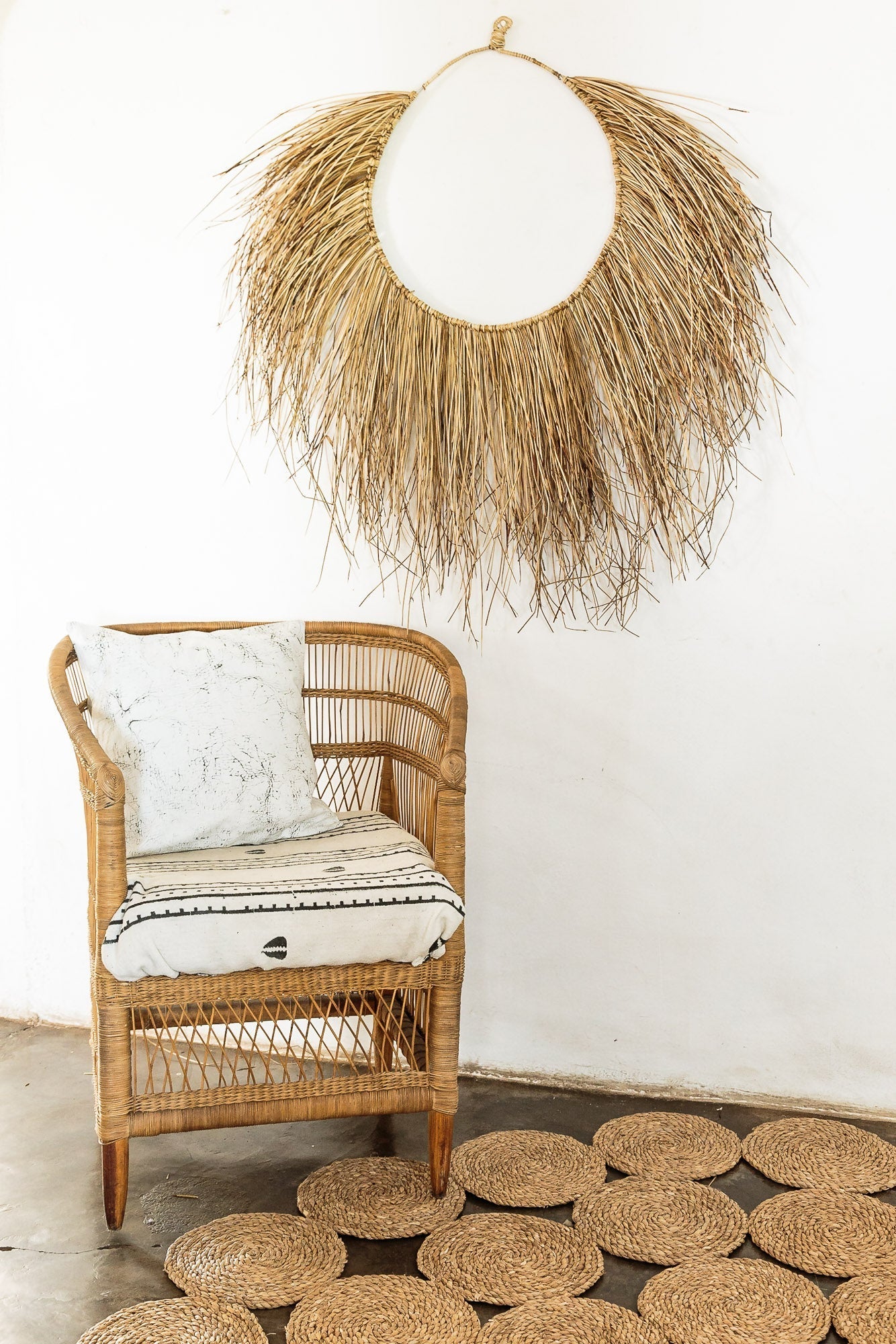 Mkupo Elephant Crackle Cushion Cover - The perfect white cushion for your household, comfy, cosy and fashionable!