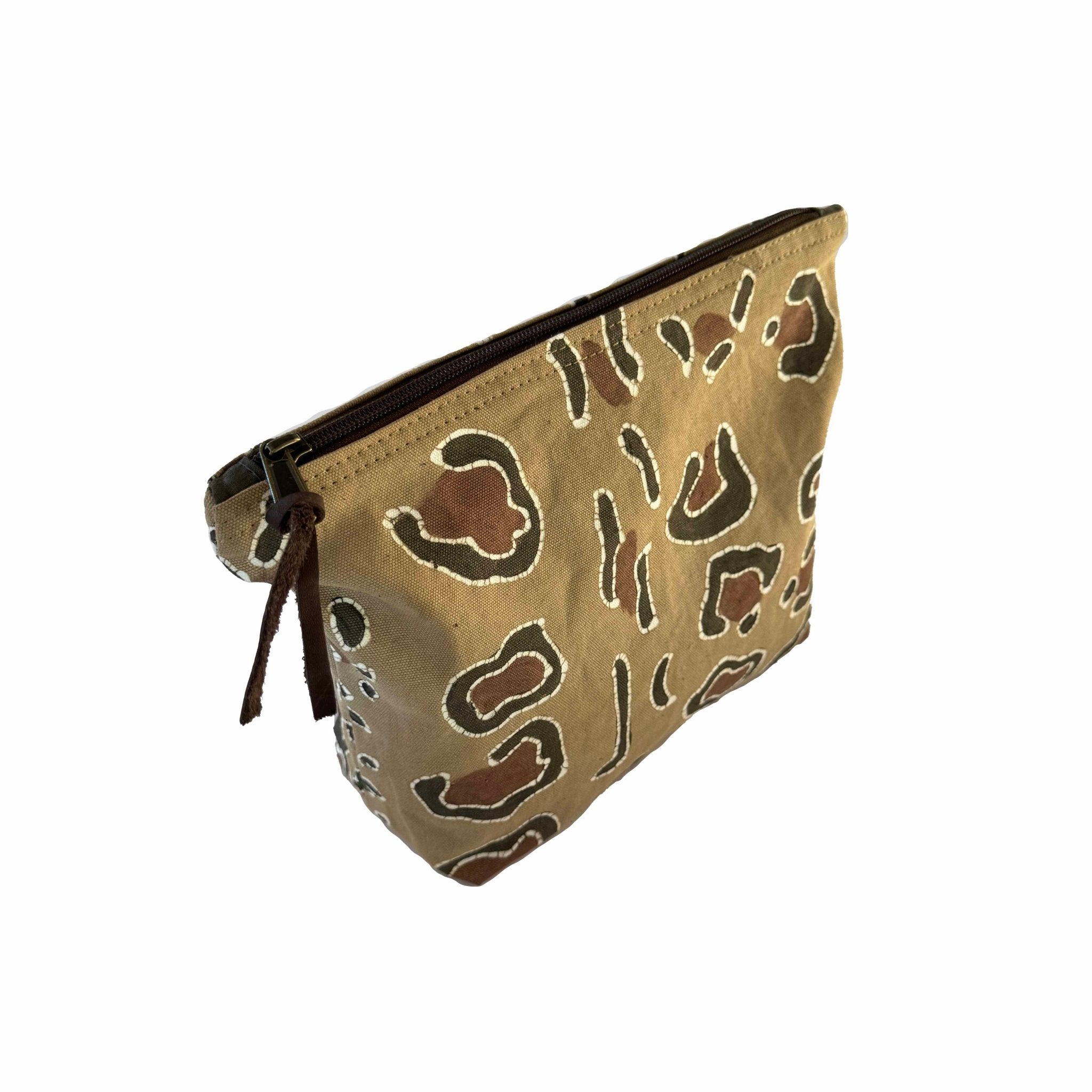 Zip up leopard print on cotton travel wash bag