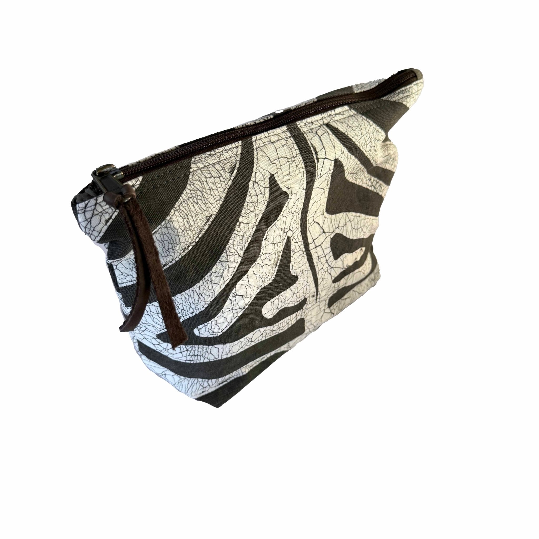 Ethically made sustainable organic wash bag, hand made in zambia.