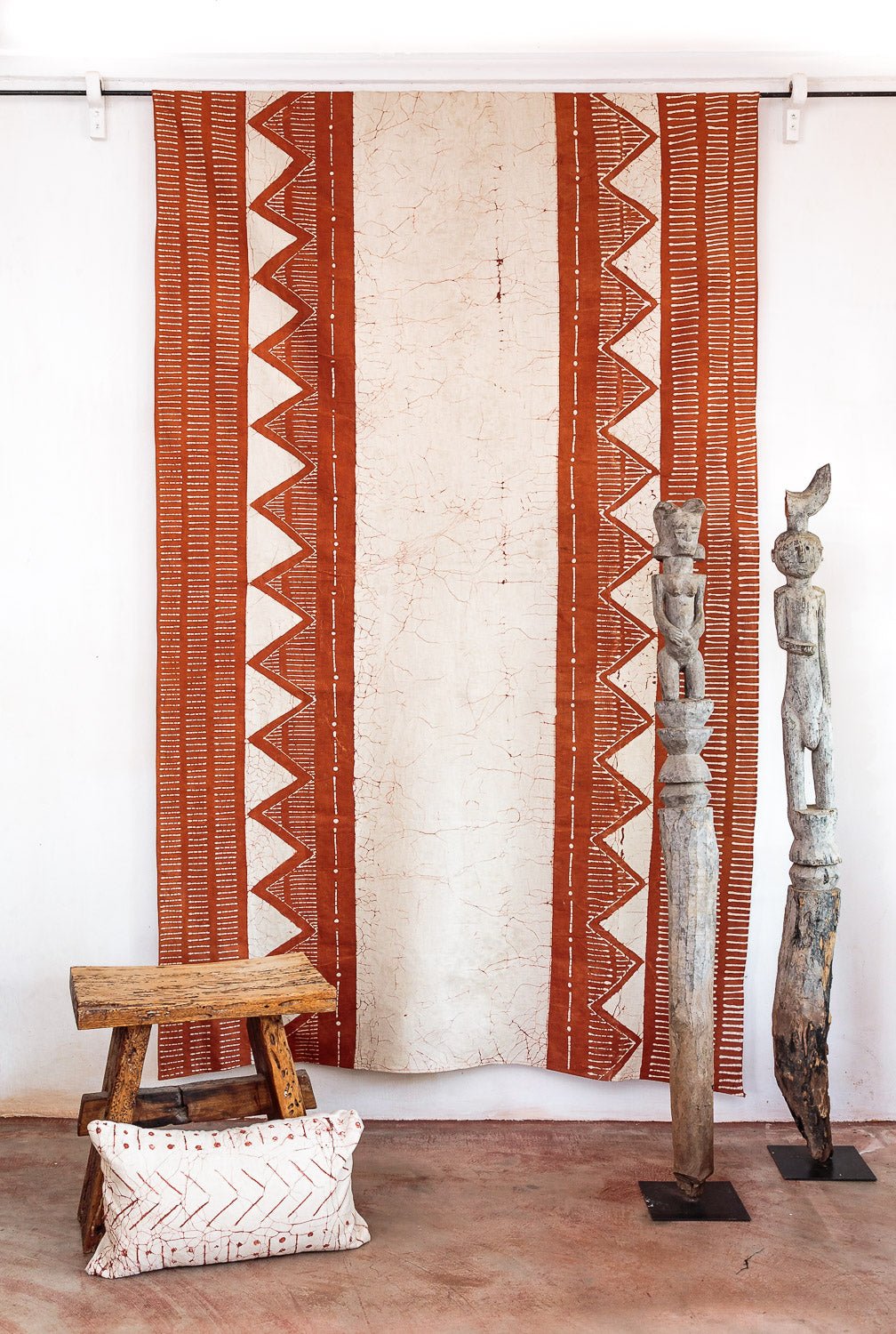 The perfect touch of safari style, follows our rust red Matika table cloths using Batik techniques.