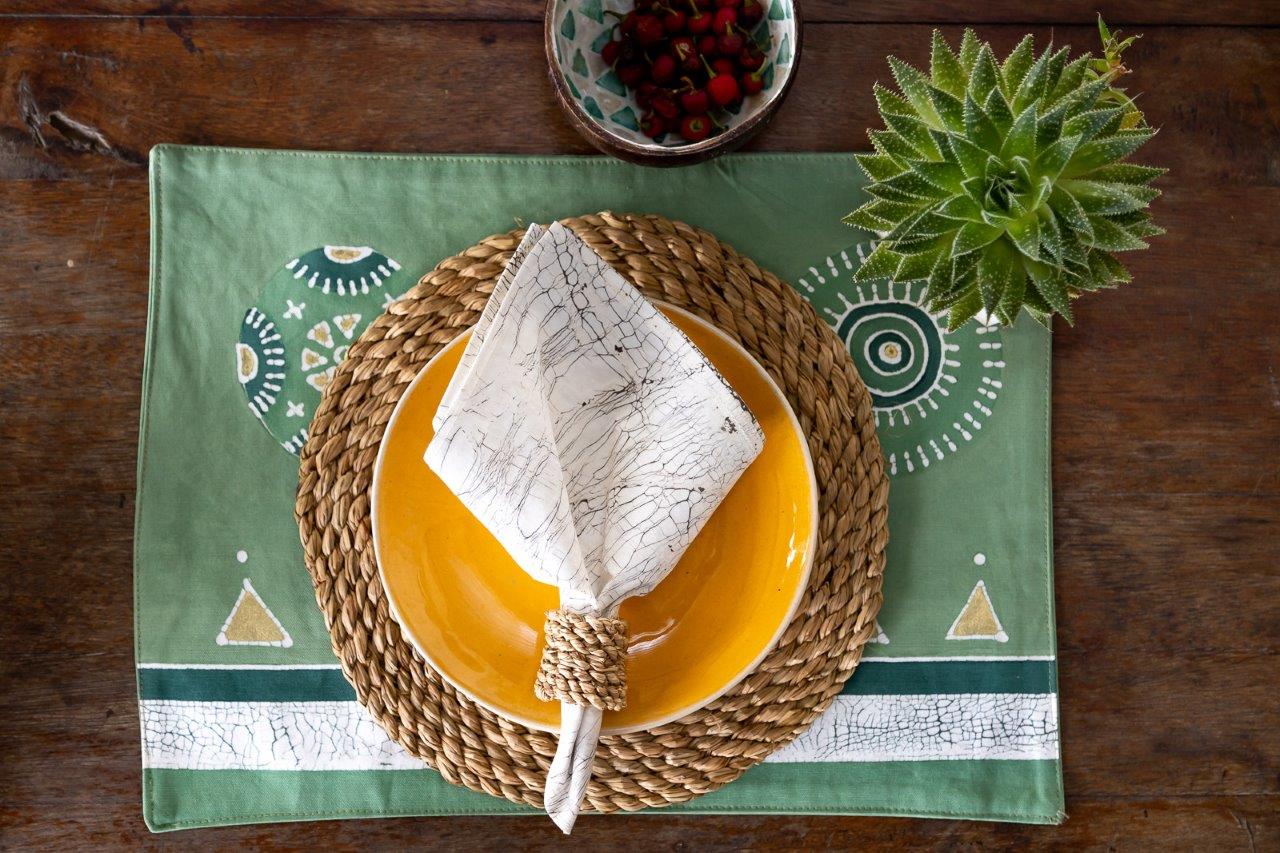The perfect table mats for earth homes, our deep jade green colouring and gold accents are the perfect stylish fit.