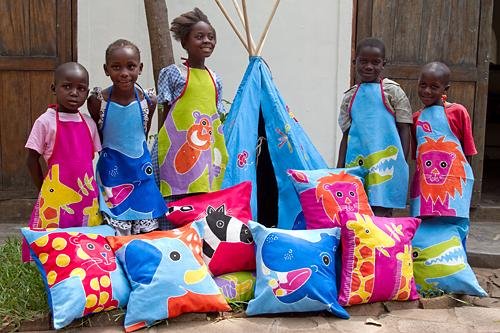 Safari fun apron made sustainably with African routes and giraffes.