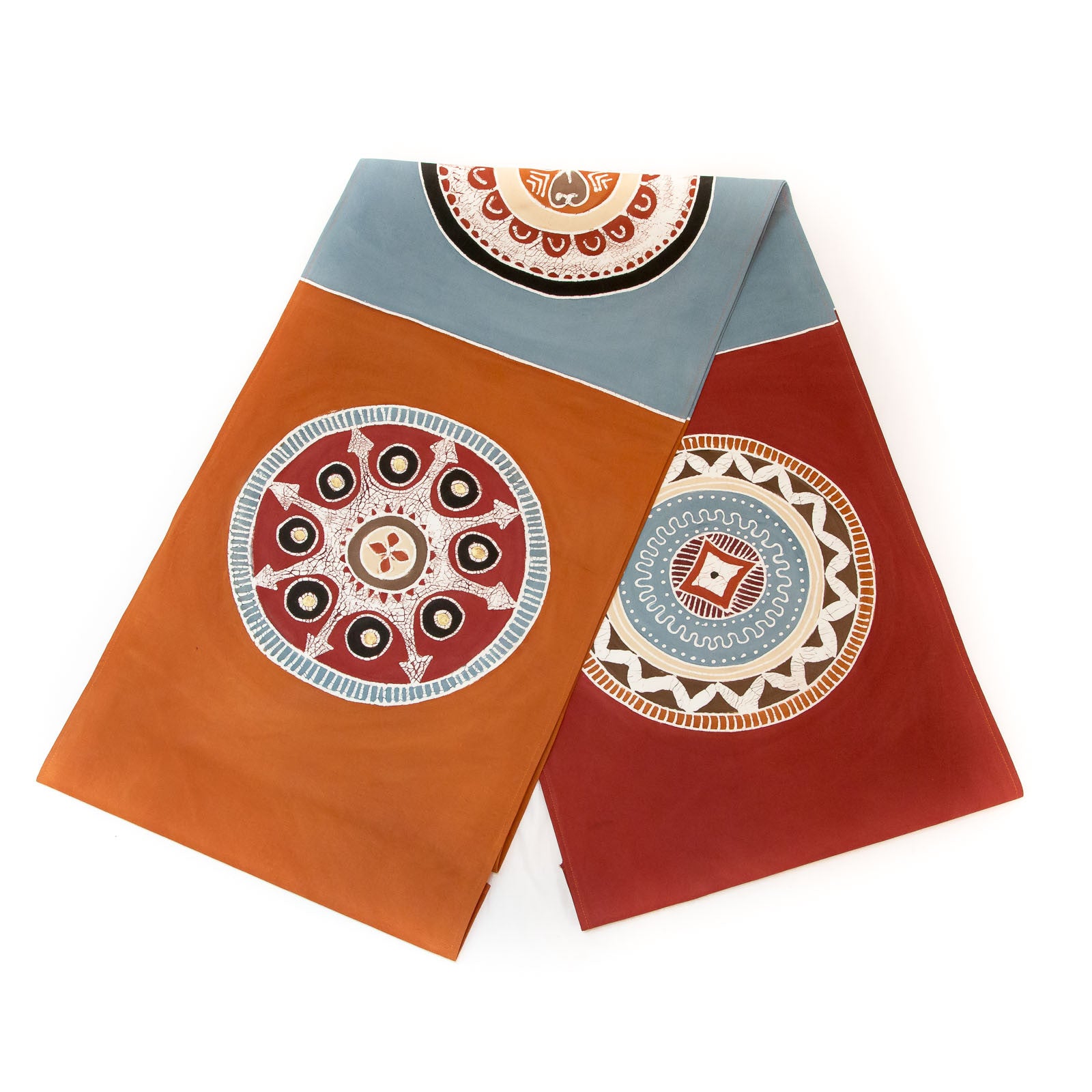 The perfect blend of bohemian boldness for your kitchen table. Elevate family dinners with our Massai circles table runner.