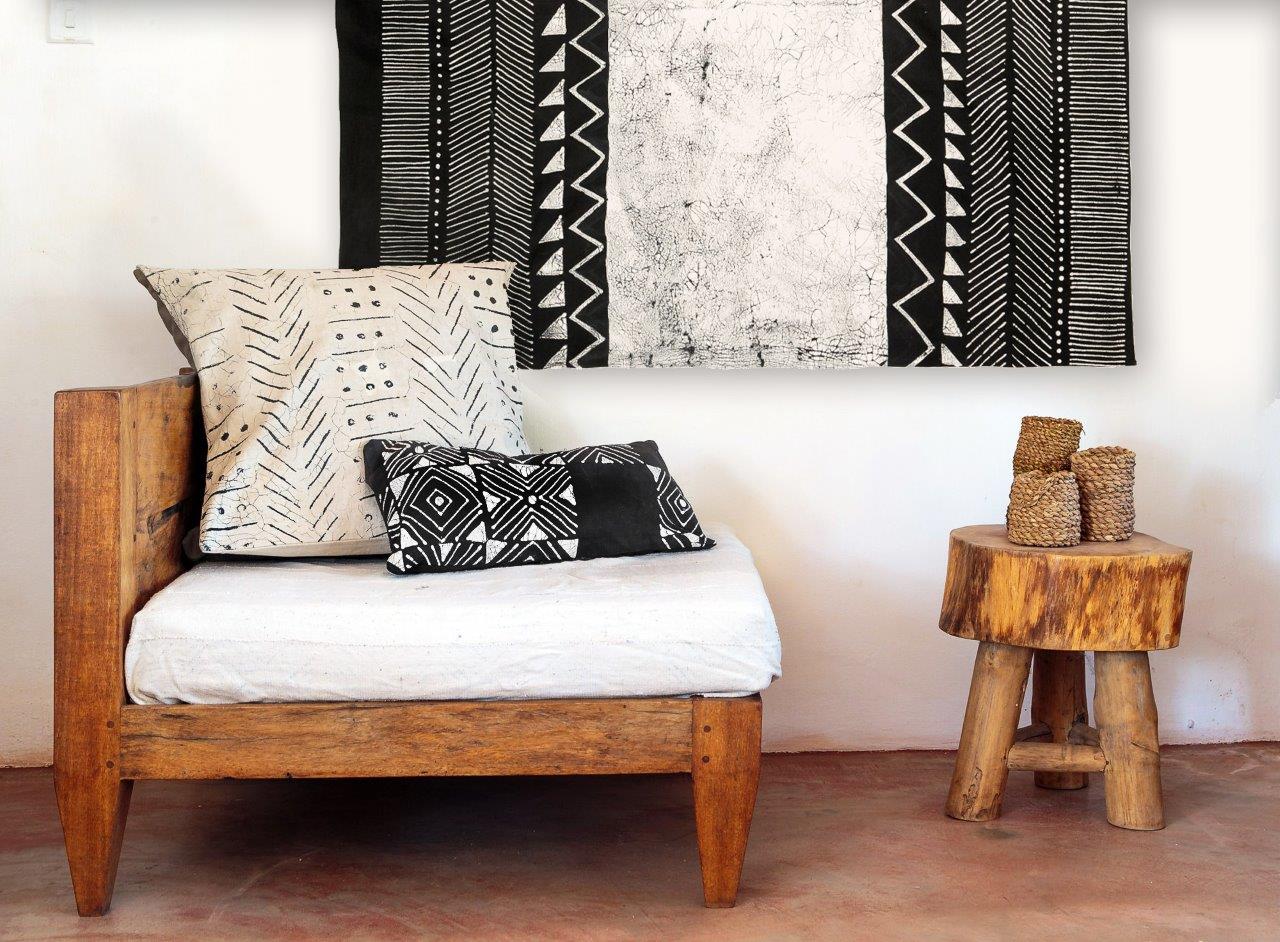 Matika Black Linear Tablecloth