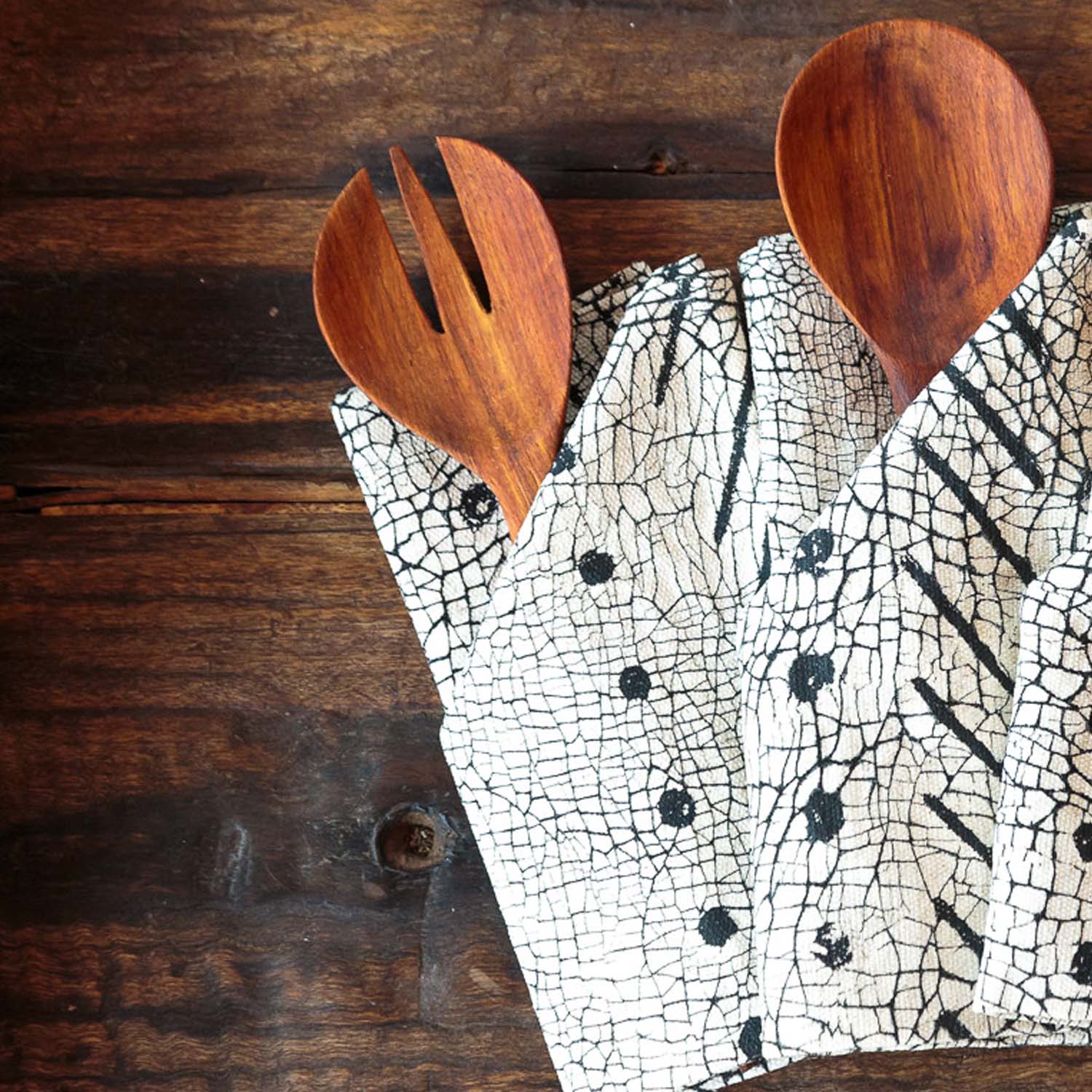 Salad Server Zig Zag - Beautiful bright wood perfect for your dinner parties.