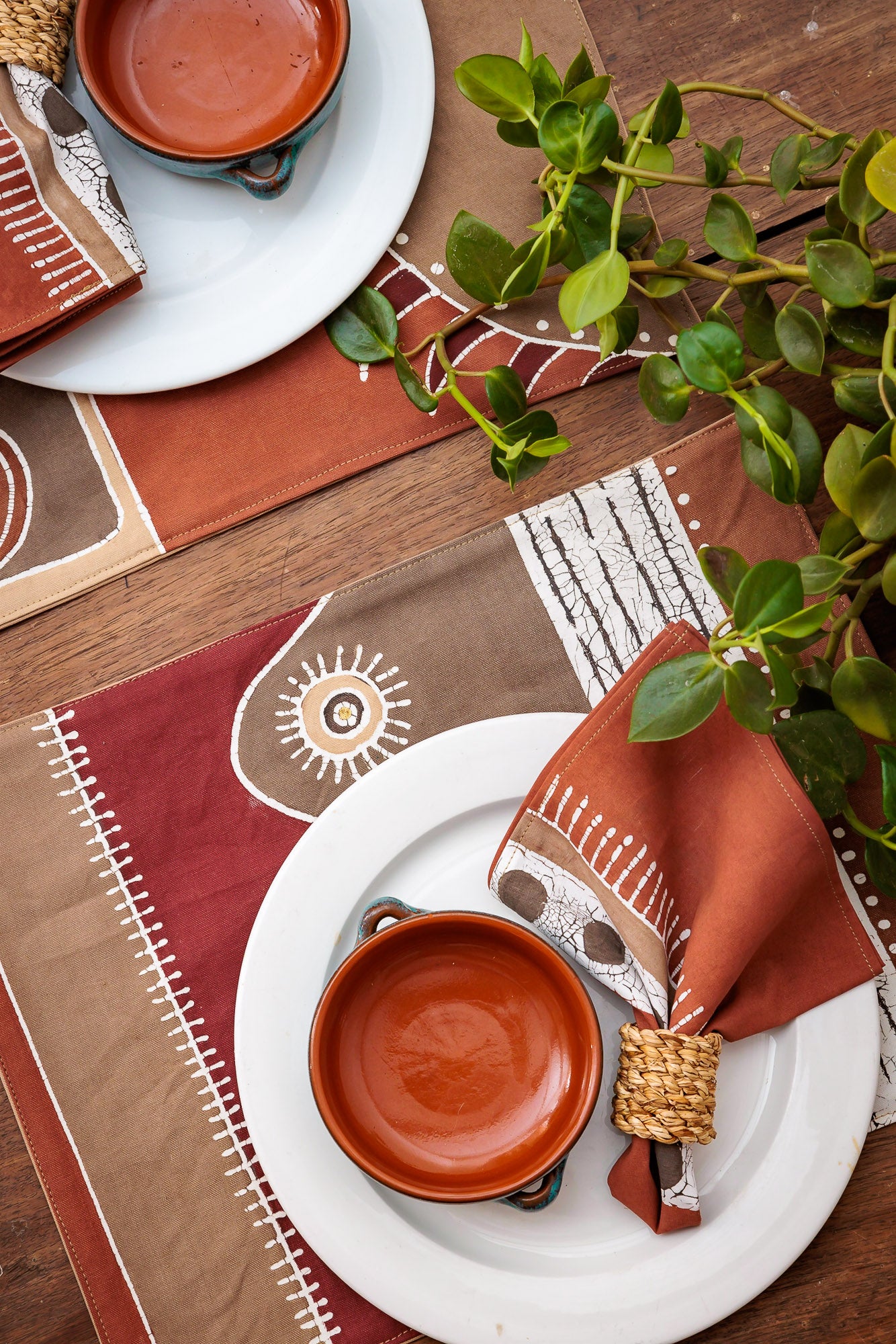 hand batik napkin set in red
