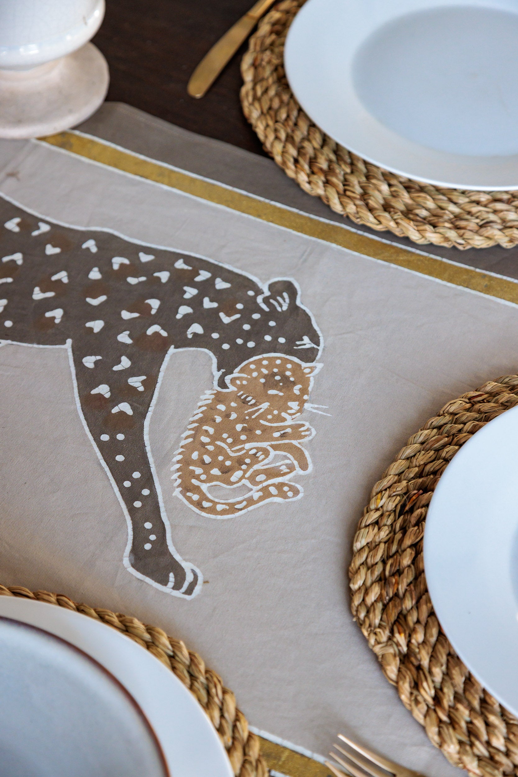 Leopard design - leopard with cub table runner design