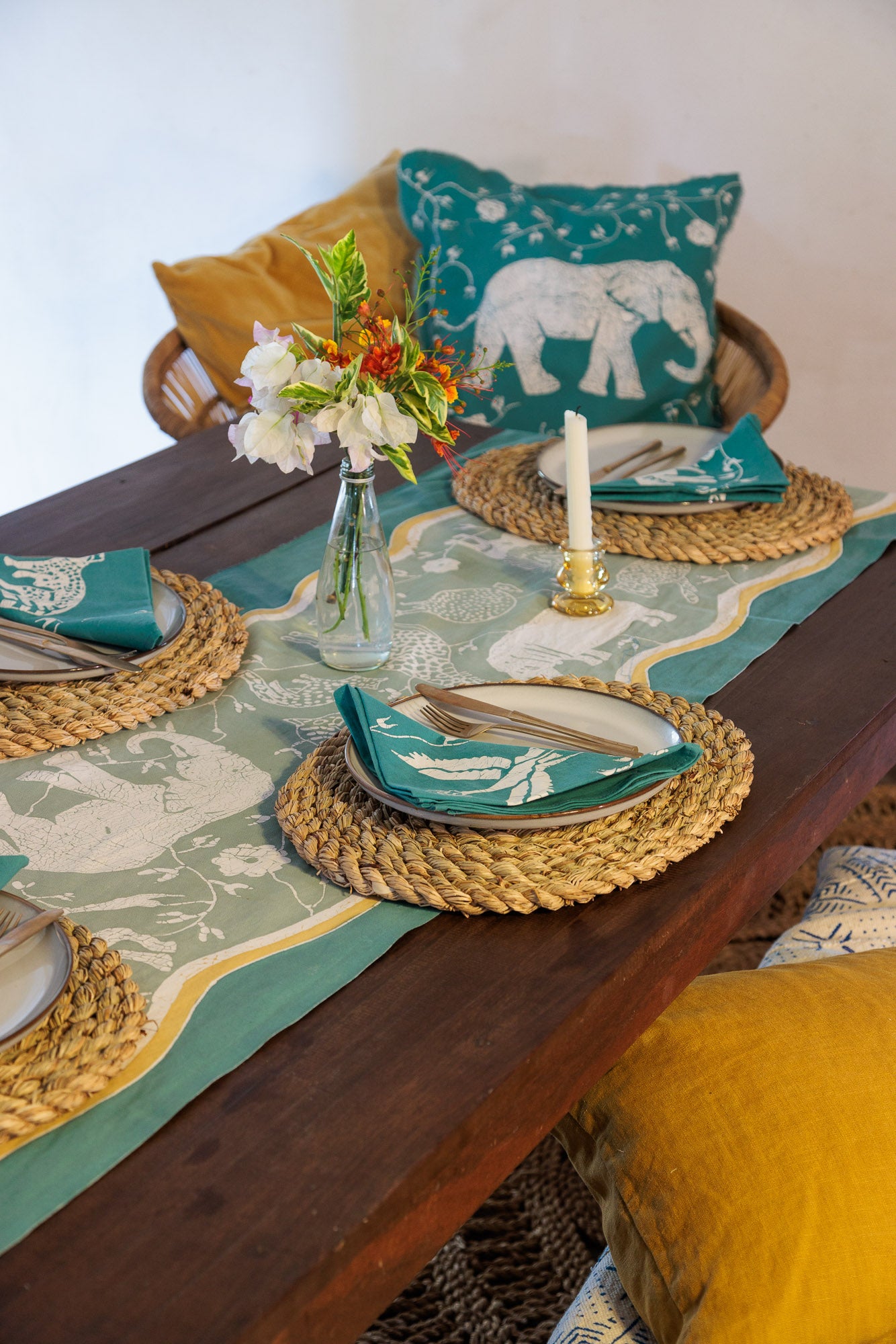 Zobisika Wild Animal Table Runner Green