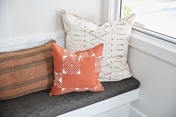 rustic details, textured cushions