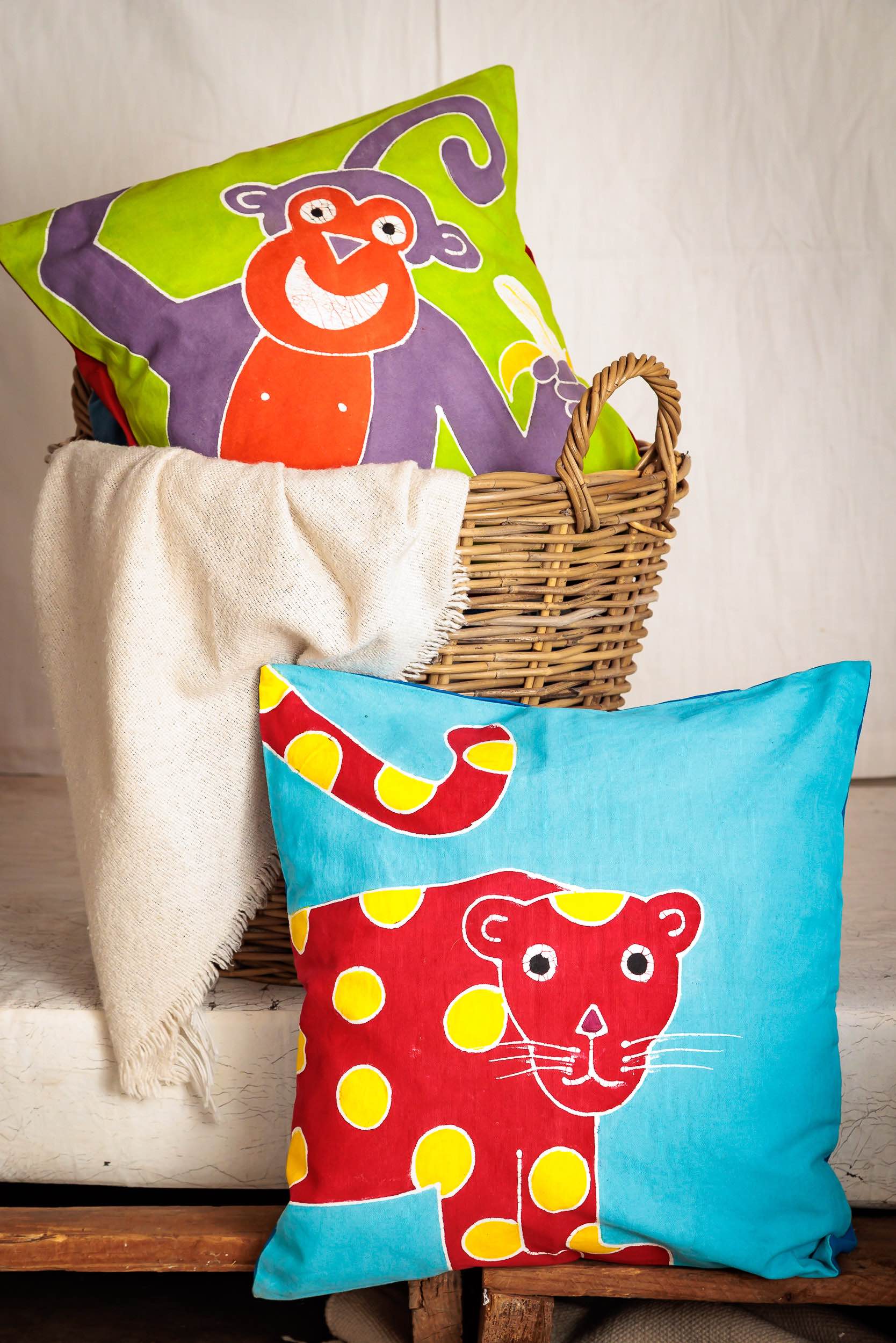 100% cotton leopard cushion cover, to bring African animals into your kids bedrooms safely.